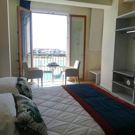 Roma Hotel 卡斯蒂里昂纳·德拉佩 外观 照片