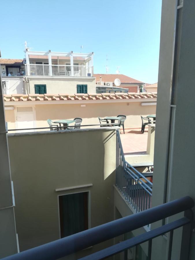Roma Hotel 卡斯蒂里昂纳·德拉佩 外观 照片
