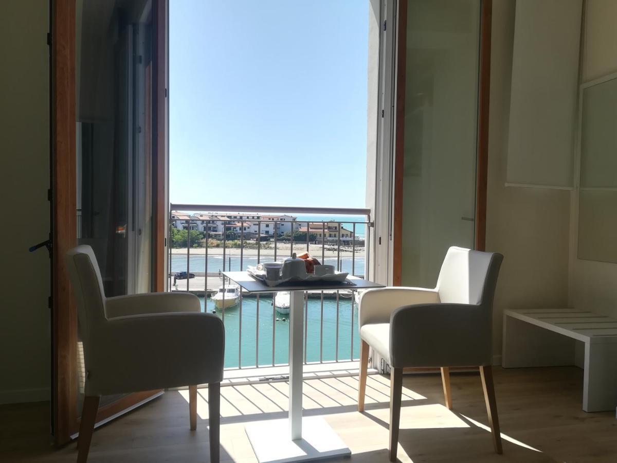 Roma Hotel 卡斯蒂里昂纳·德拉佩 外观 照片