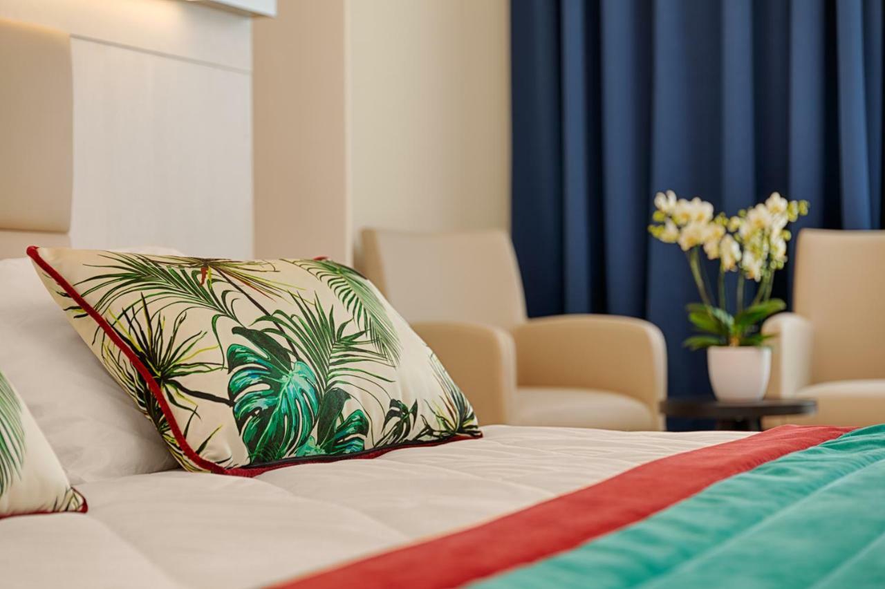 Roma Hotel 卡斯蒂里昂纳·德拉佩 外观 照片