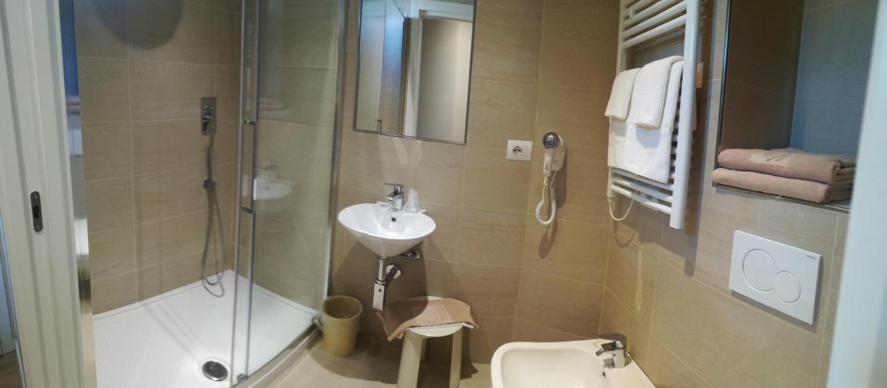 Roma Hotel 卡斯蒂里昂纳·德拉佩 外观 照片